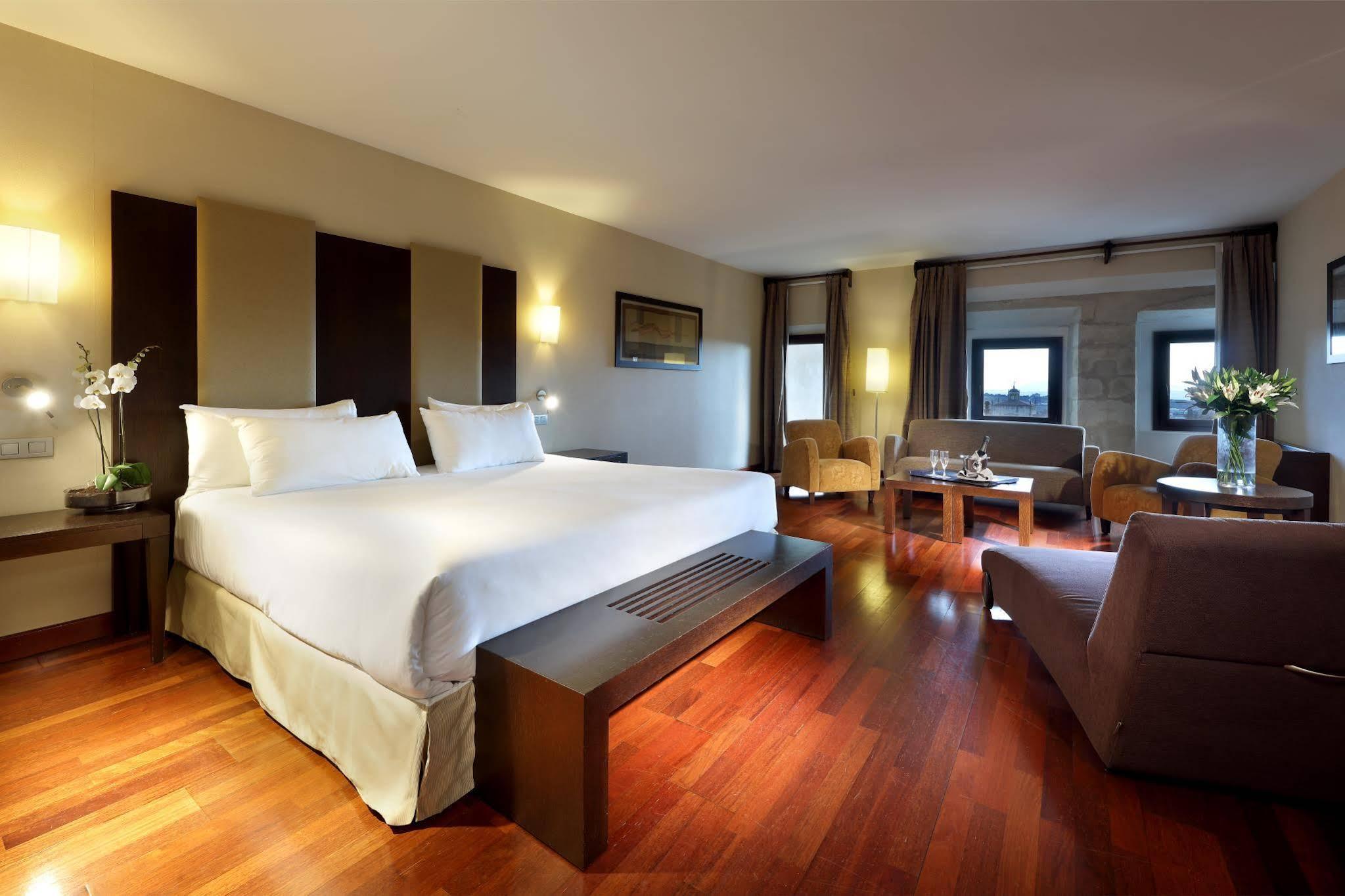 Eurostars Palacio De Santa Marta Trujillo Bagian luar foto