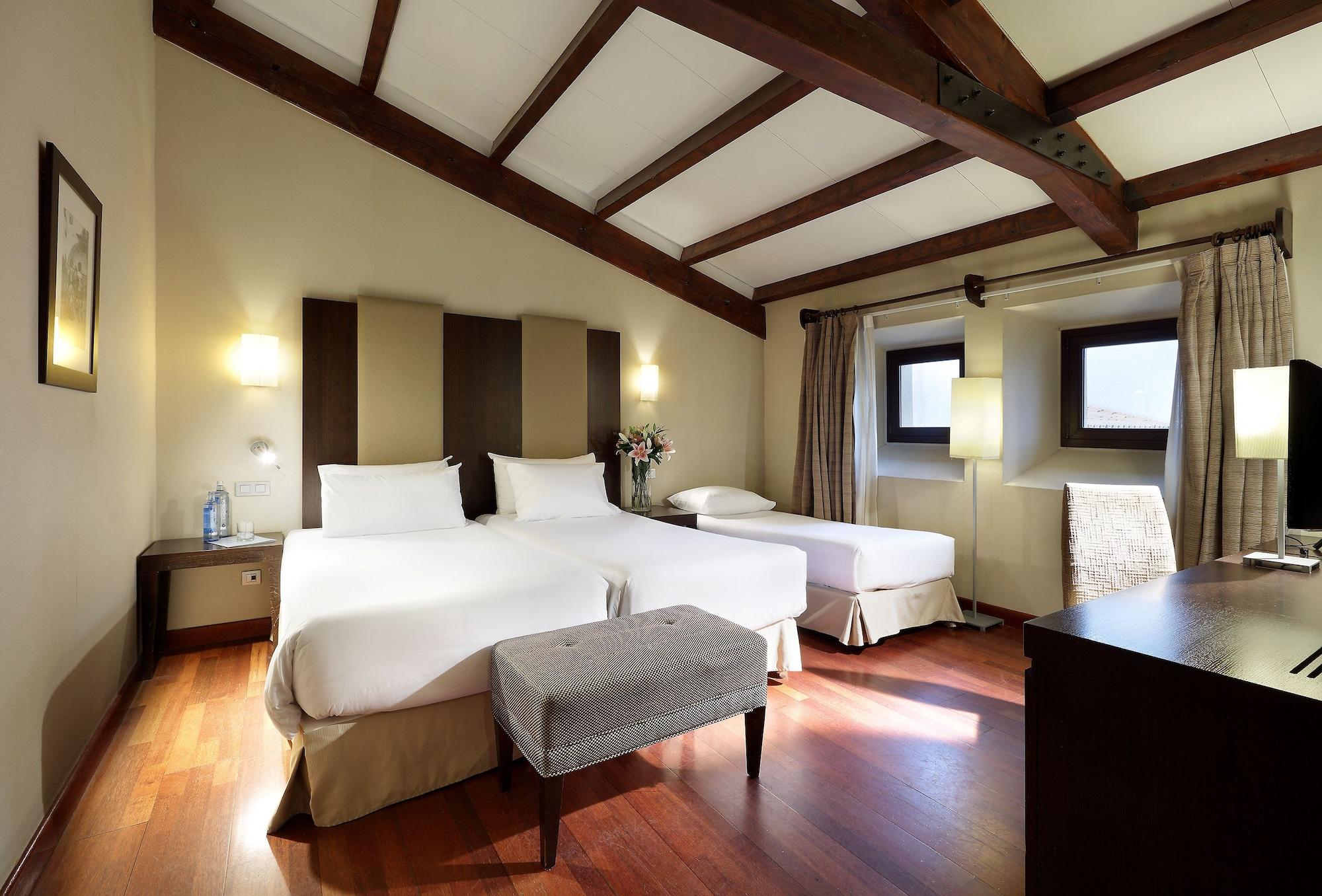 Eurostars Palacio De Santa Marta Trujillo Bagian luar foto
