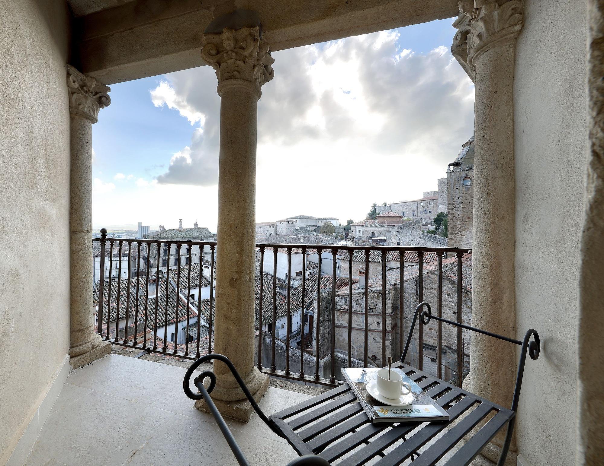 Eurostars Palacio De Santa Marta Trujillo Bagian luar foto
