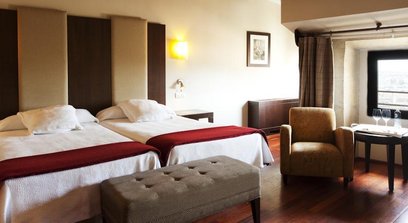 Eurostars Palacio De Santa Marta Trujillo Bagian luar foto