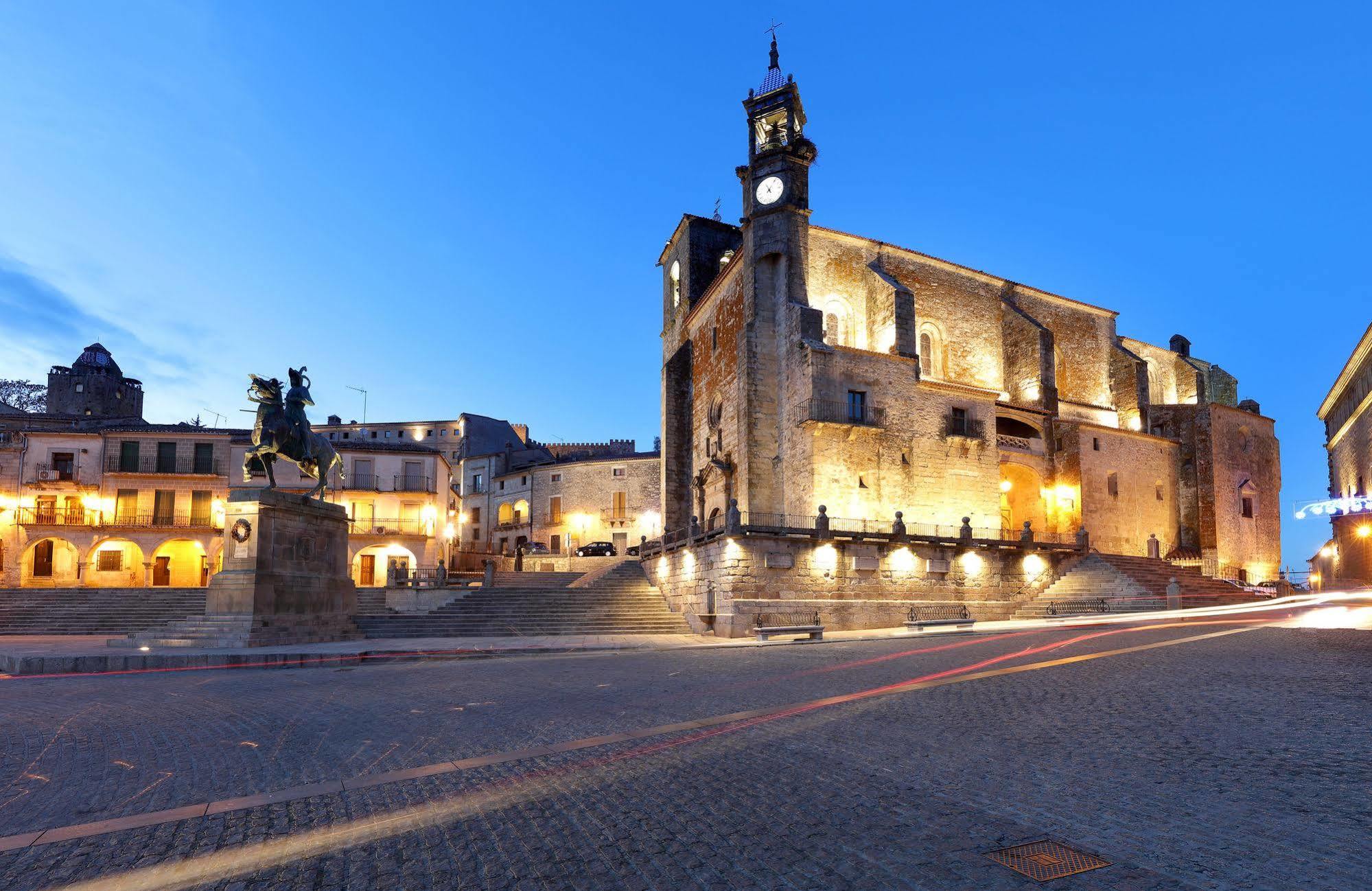 Eurostars Palacio De Santa Marta Trujillo Bagian luar foto