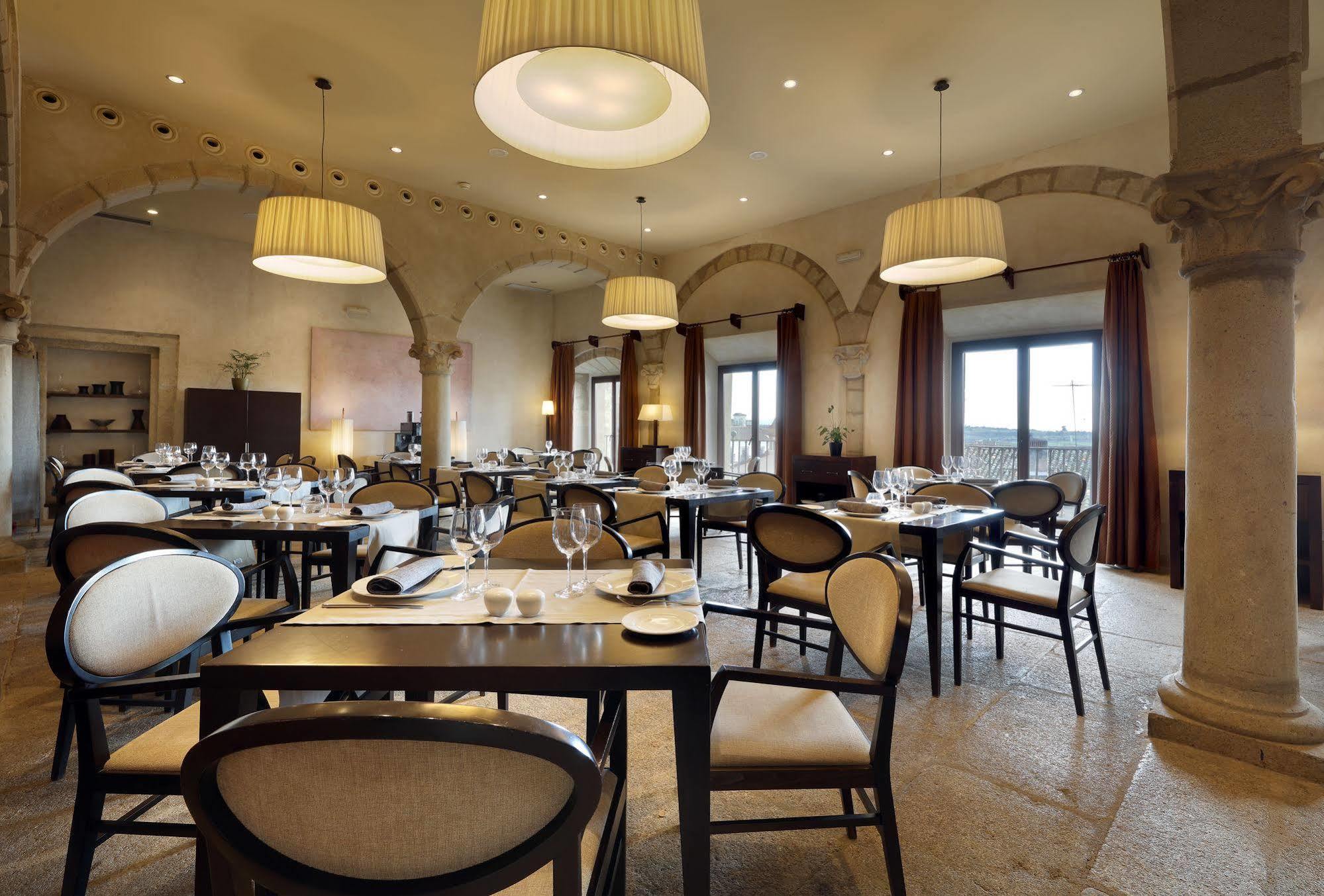 Eurostars Palacio De Santa Marta Trujillo Bagian luar foto