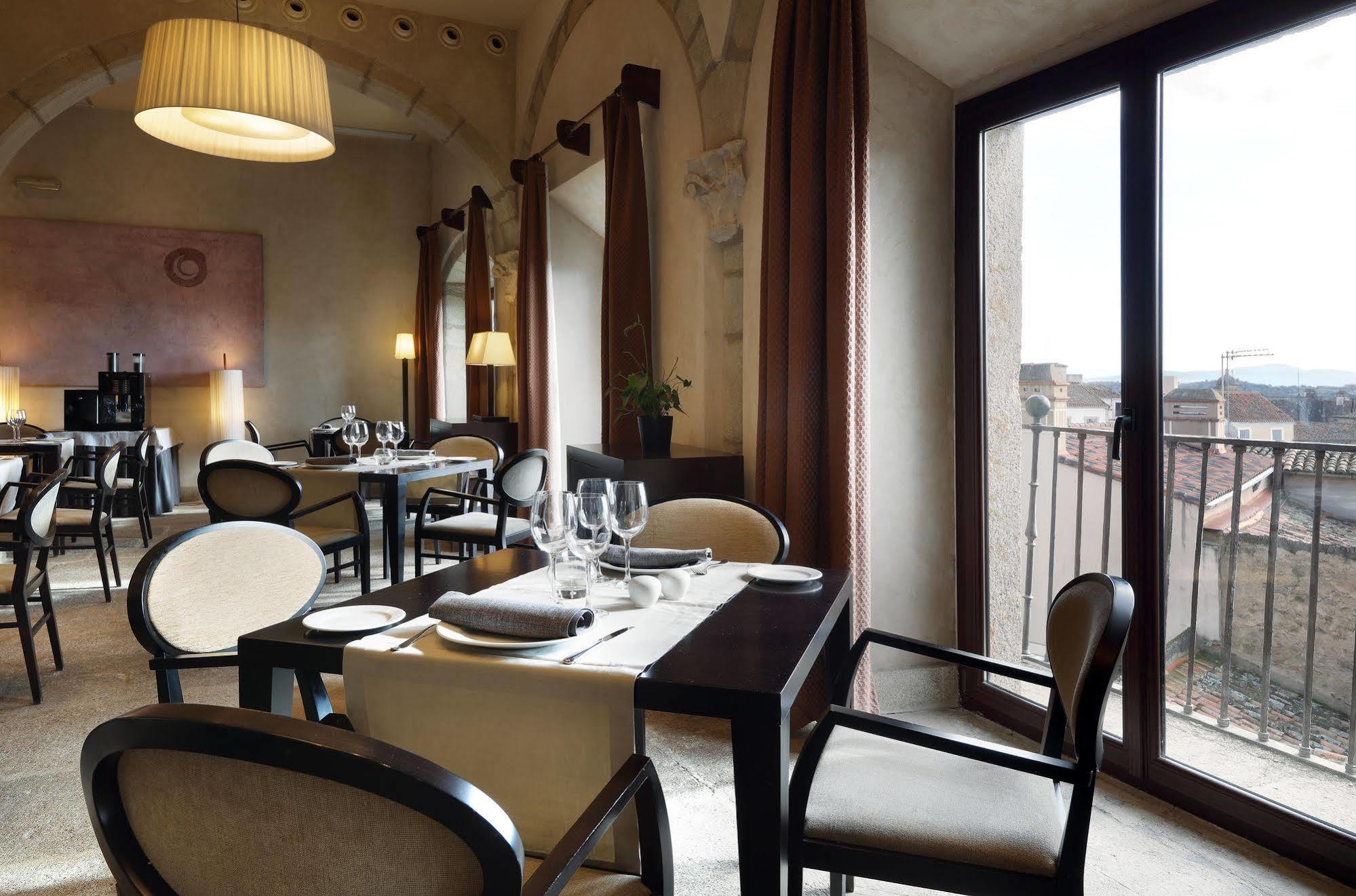 Eurostars Palacio De Santa Marta Trujillo Bagian luar foto