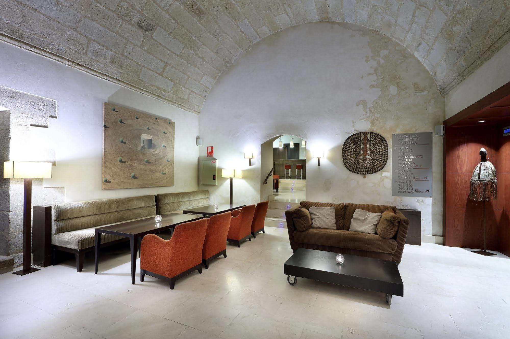 Eurostars Palacio De Santa Marta Trujillo Bagian luar foto
