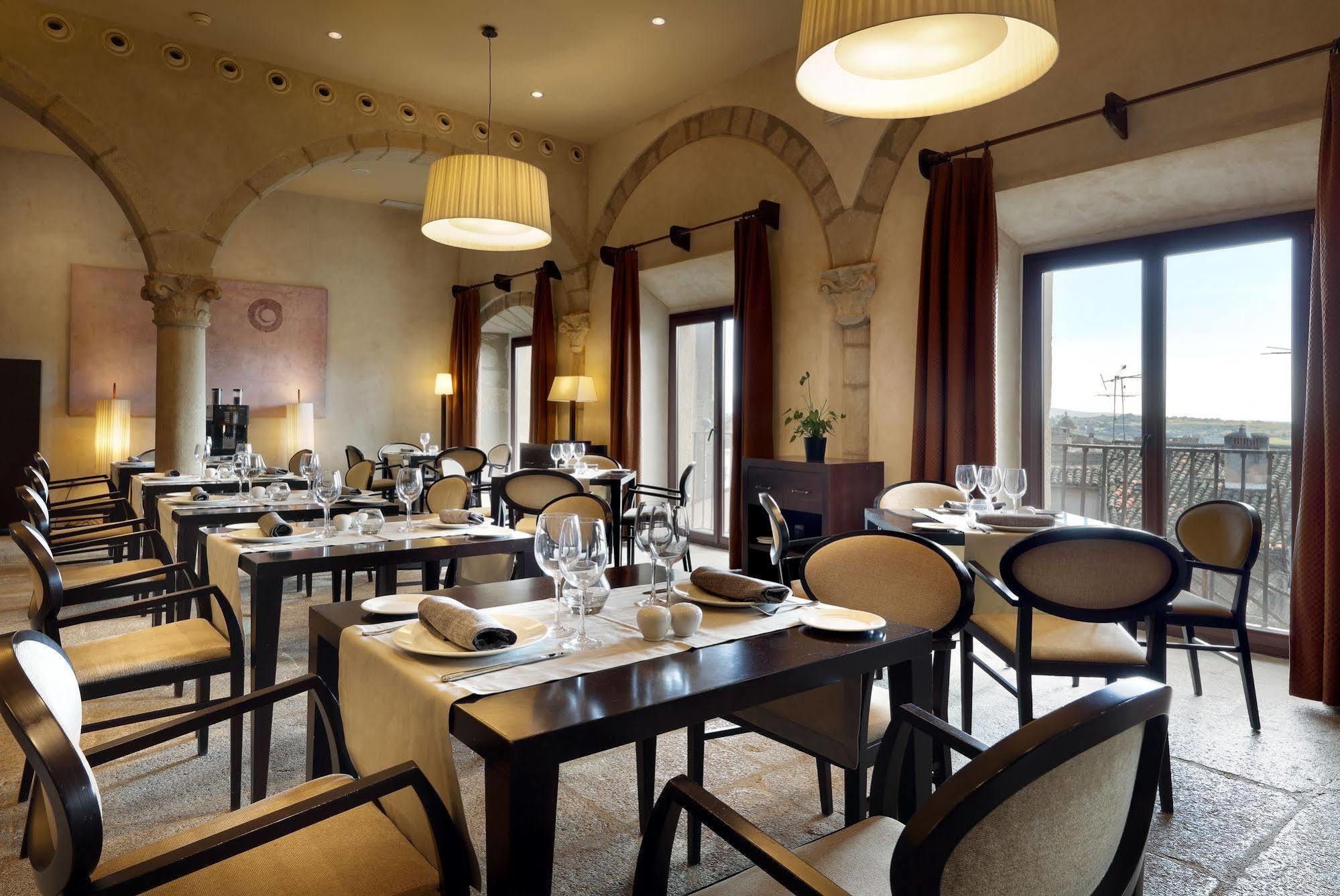 Eurostars Palacio De Santa Marta Trujillo Bagian luar foto