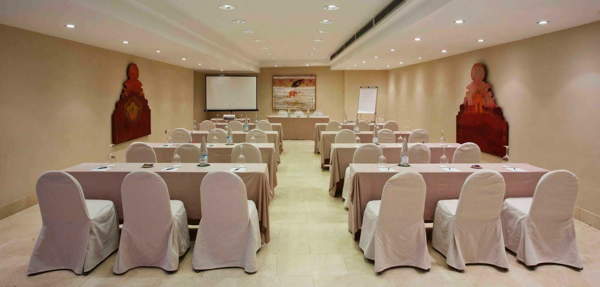 Eurostars Palacio De Santa Marta Trujillo Bagian luar foto